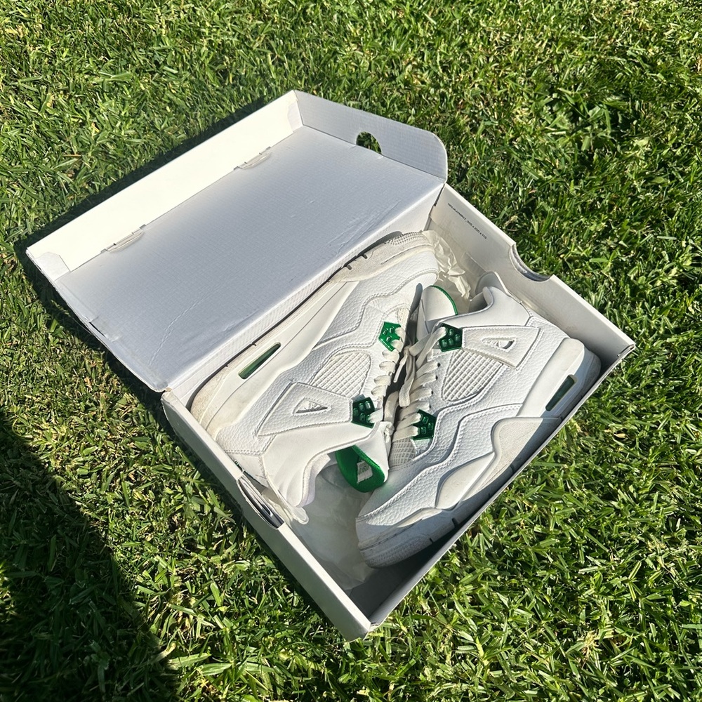 Air Jordan 4 Green Metallic